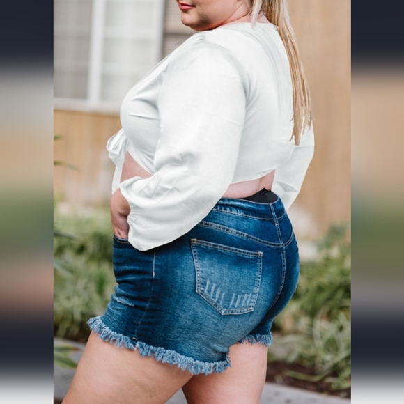 White Plus Size balloon Sleeve wrap Top - Picture 3 of 5